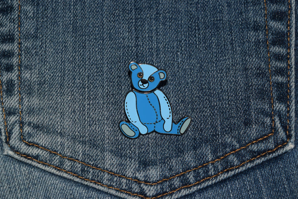 poppetpins.com teddy bear blue enamel pin badge brooch bobblehead Elliot 1908 steiff